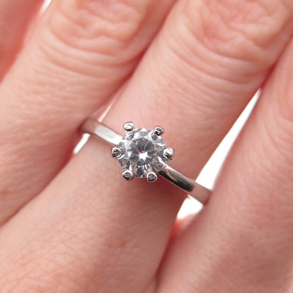 925 Sterling Silver Round-Cut C Z Engagement Ring Size 7.5